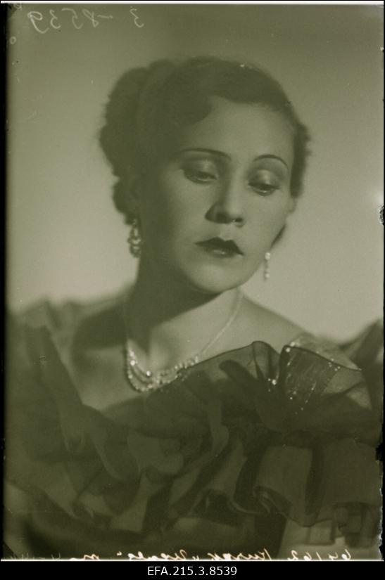 Kursk - Ugala teatri operetinäitleja.