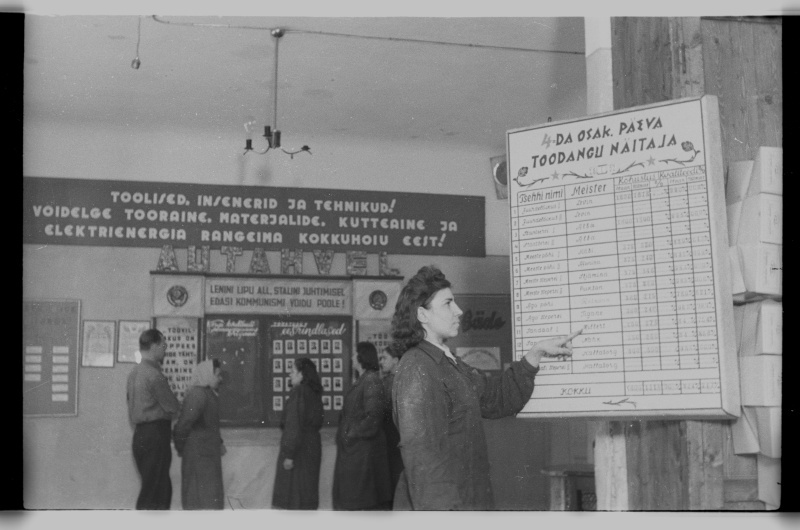 Tartu NJK 4. osakonna päeva toodangut kajastav tahvel