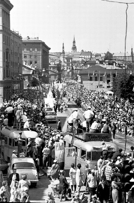 17. Üldlaulupidu. Rongkäik.  similar photo