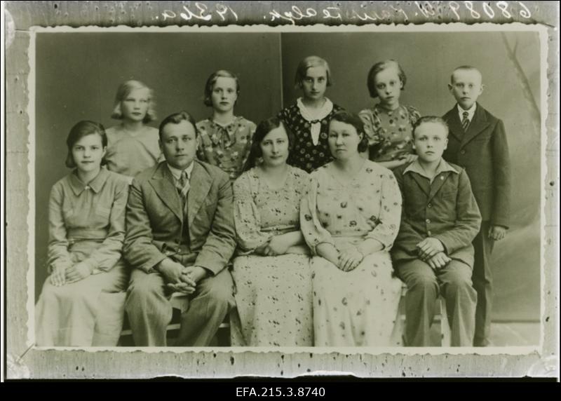 Grupp Vana-Kariste algkooli 6. klassi õpilasi.