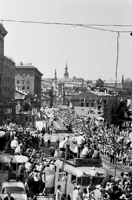 17. Üldlaulupidu. Rongkäik.
