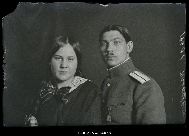 Raskatsoff (Raskatsov) naisega.