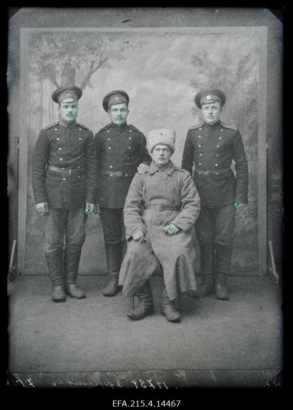 Grupp sõjaväelasi, (foto tellija Jefremoff [Jefremov]).