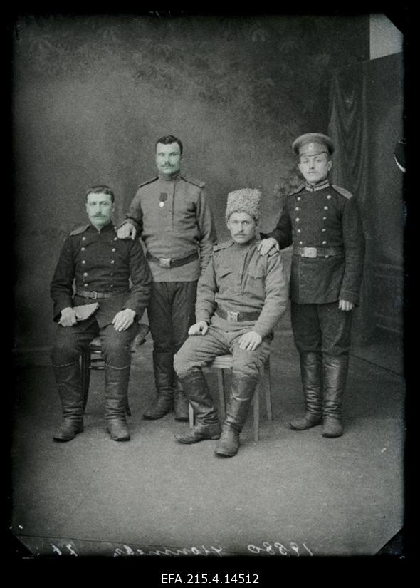 Grupp sõjaväelasi, (foto tellija Kopteff [Koptev]).