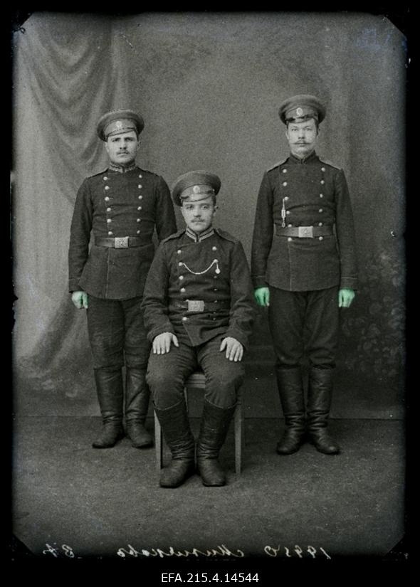 Grupp sõjaväelasi, (foto tellija Minjakoff [Minjakov]).