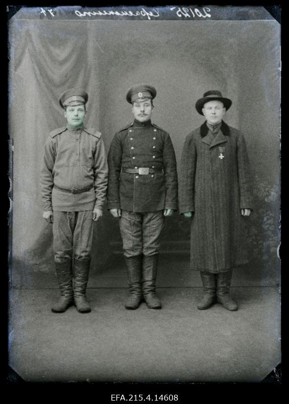 Grupp sõjaväelasi, (foto tellija Gerasimenko).