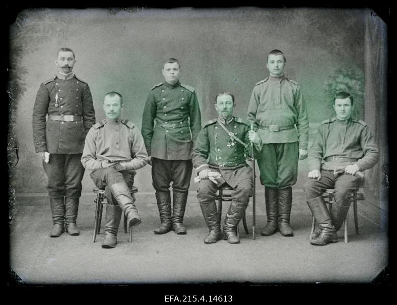 Grupp sõjaväelasi, (foto tellija Hloschtschenkoff [Hloštšenkov]).