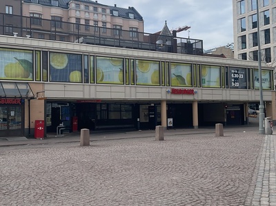 Kaartinhalli Kasarmitorilla. rephoto
