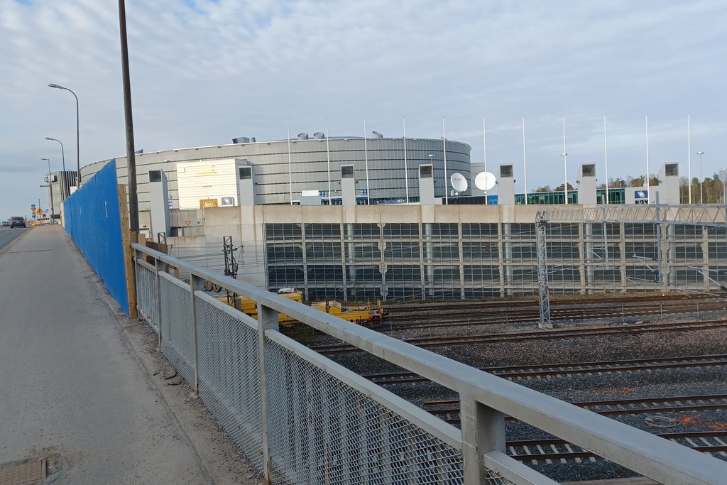 Leijona-aukio, Veturitie 13. Keski-Pasilassa sijaitseva monitoimihalli Hartwall Arena, suunnittelija KVA Arkkitehdit 1995-2004. rephoto