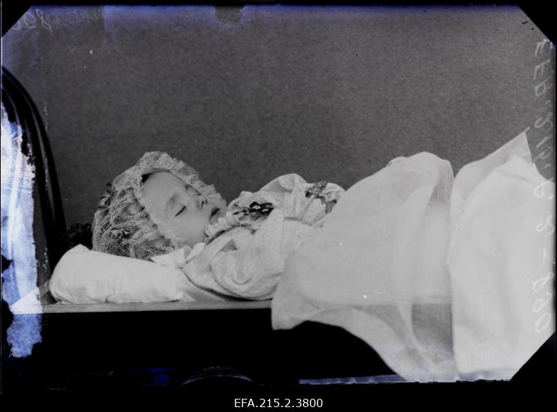 August Karu (Karro) põrm kirstus.