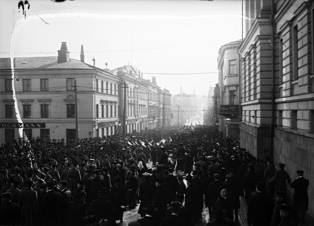 Begravningståg längs Unionsgatan. (1890-1910)