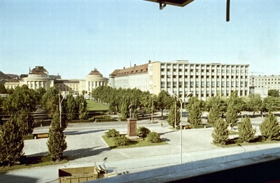 Tallinna vaade. Teaduste Akadeemia raamatukogu.  similar photo