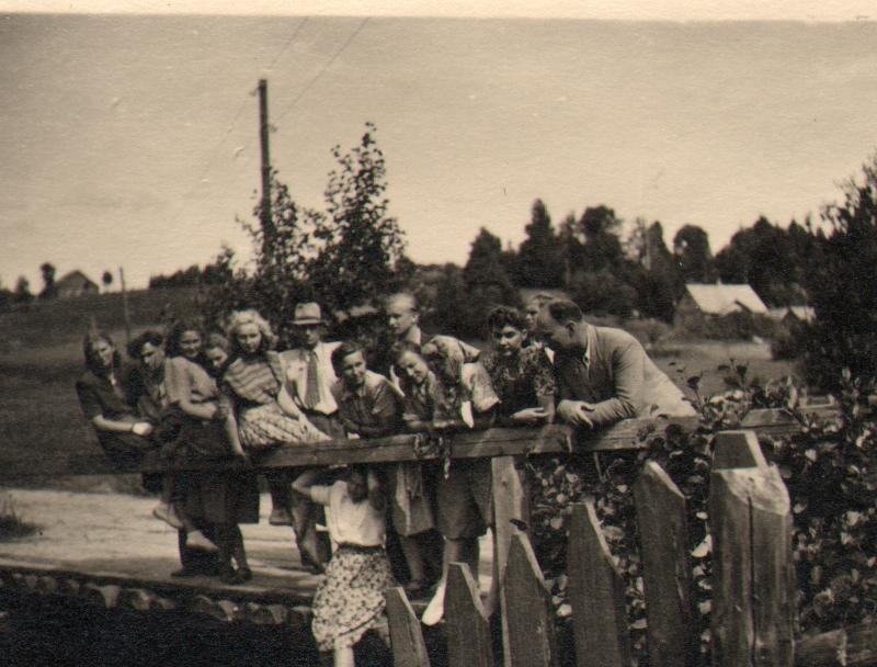 Karl Voitk j.t. Piimaliidu töötajad Rõuges, 1949a.
