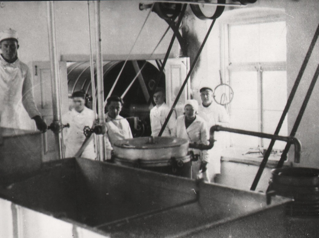 Kullamaa meierei vanad seadmed