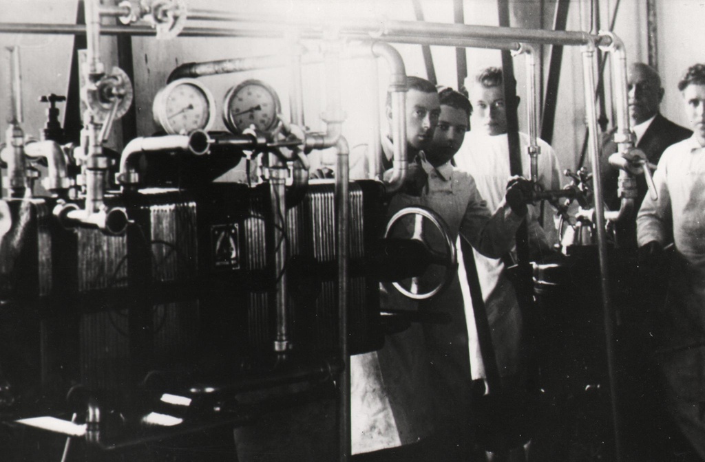 Kullamaa meierei sai esimese plaatpastööri