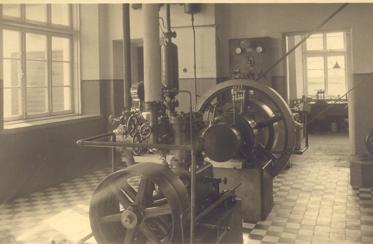 Külmutuskompressor ja aurumasin Õisu õppemeiereis