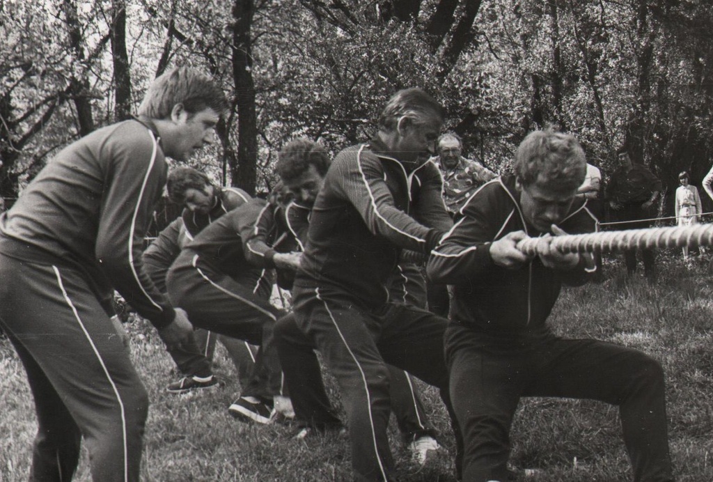 Piimandustöötajate XXIV suvespartakiaadil Saaremaa PTK köieveomeeskond tõmbel - 12 koht