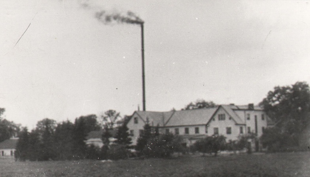 Haapsalu Piimatoodete Kombinaadi hooned Lääne-Nigulas. 1905a.