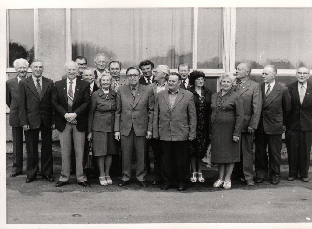 ENSV piimandusveteranide IV kokkutulek Viljandis. Tartu PTK veteranide esindus.