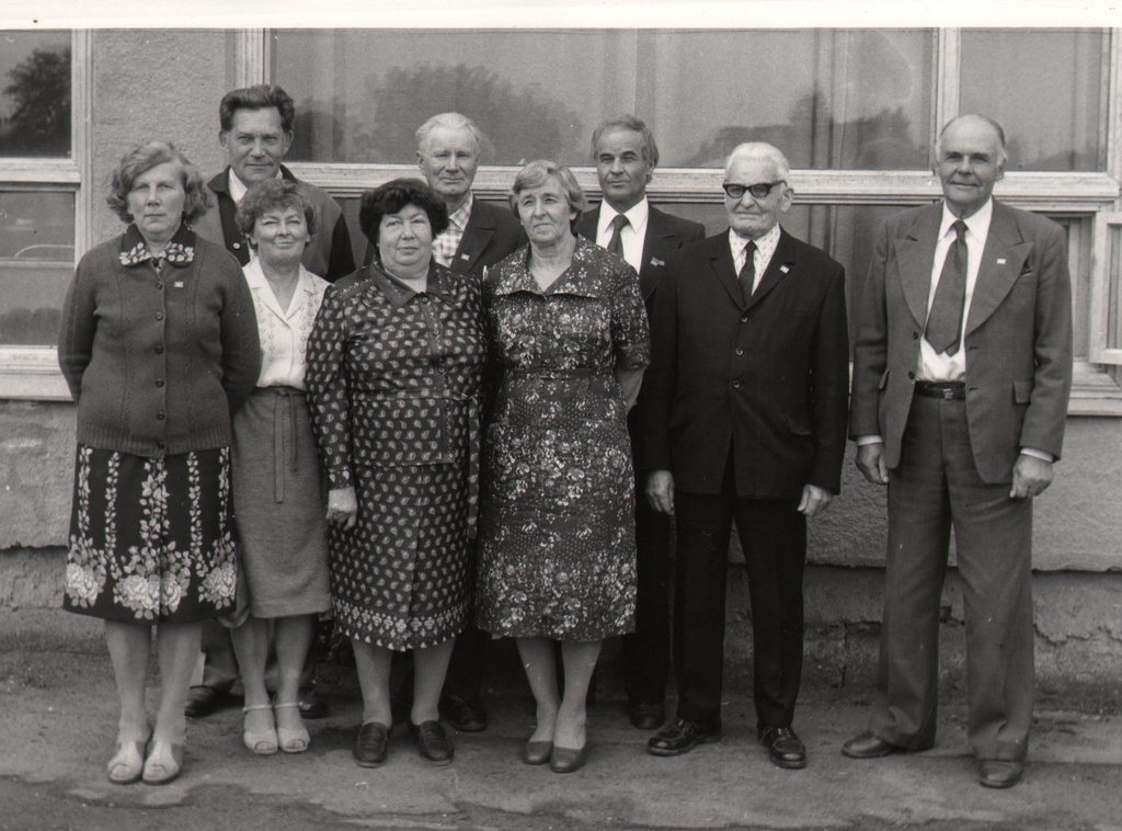 ENSV piimandusveteranide IV kokkutulek Viljandis. Võru PTK veteranide esindus