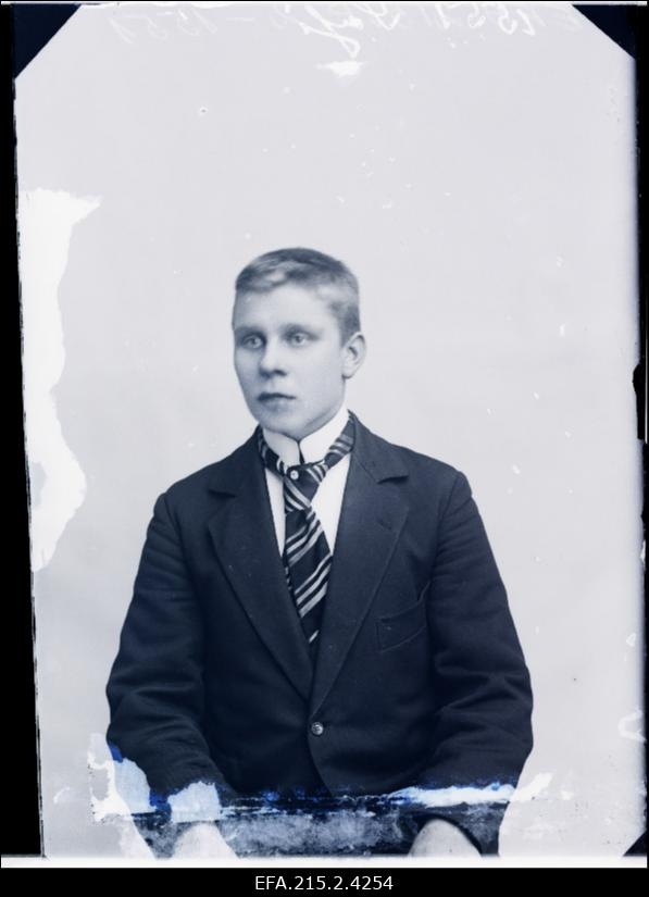 August Sasi.