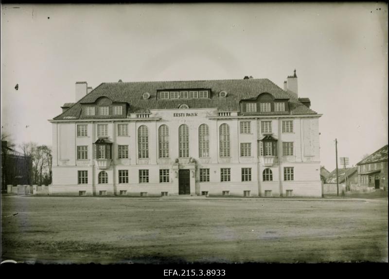 Vaade Eesti Panga Viljandi osakonna hoonele.