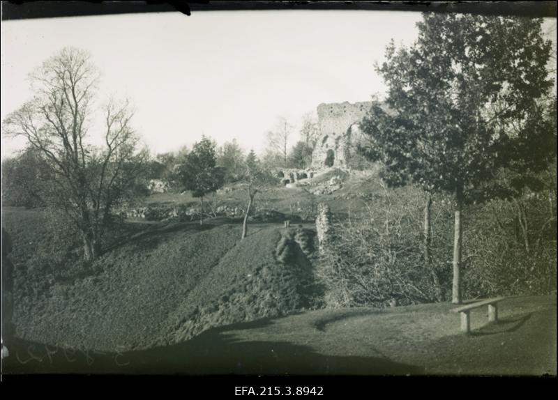 Vaade Viljandi lossi varemetele.