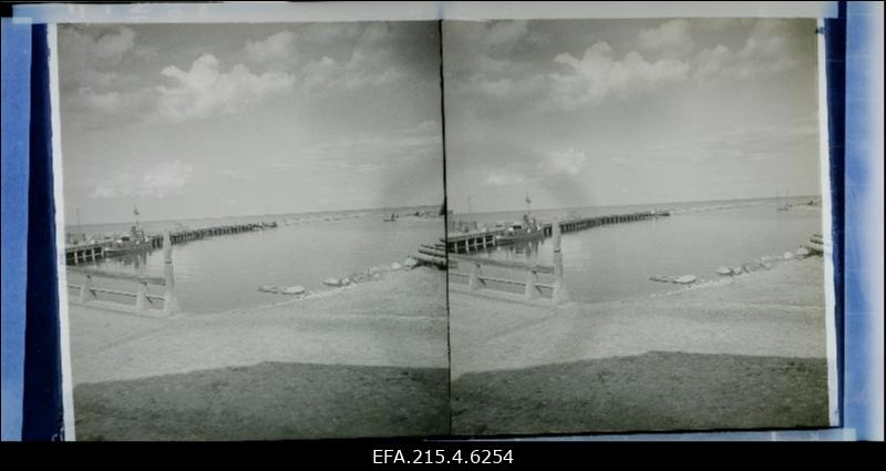 Vaade Mustvee sadamasillale.