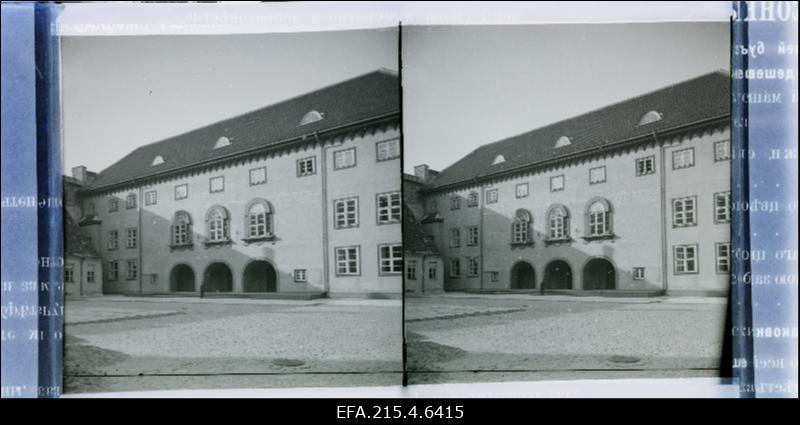 Vaade Riigikogu hoonele.