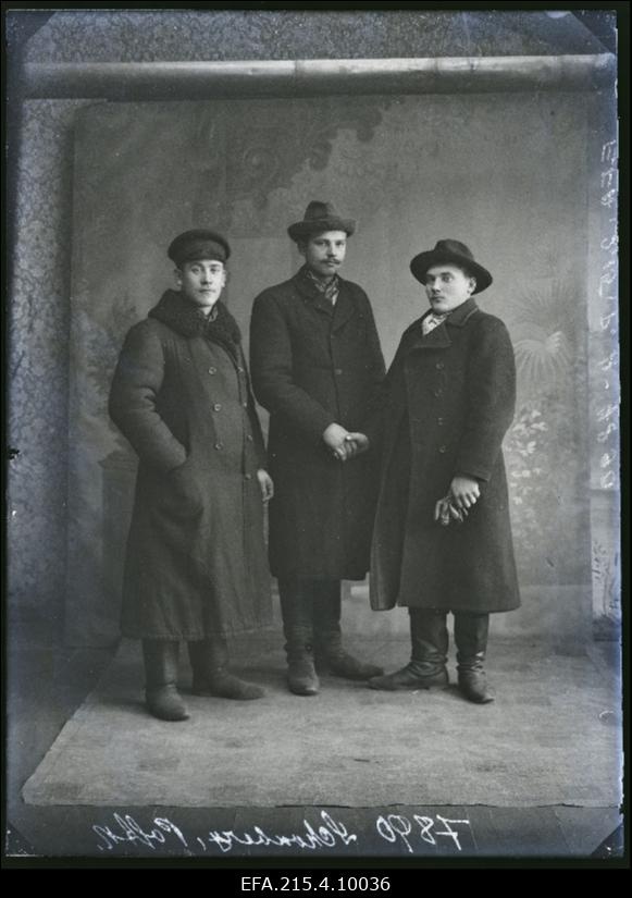 Grupp mehi, (foto tellija Schönberg).