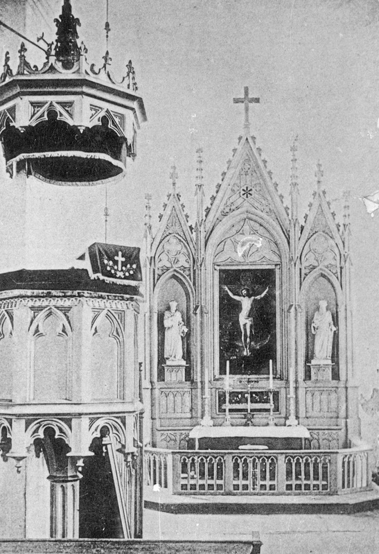 Vaade kiriku altarile