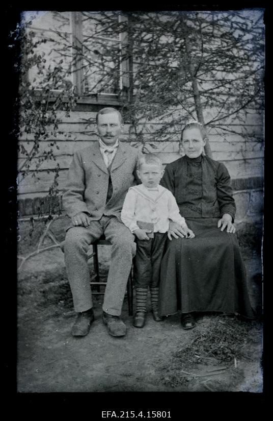 Perekond Gross aias.