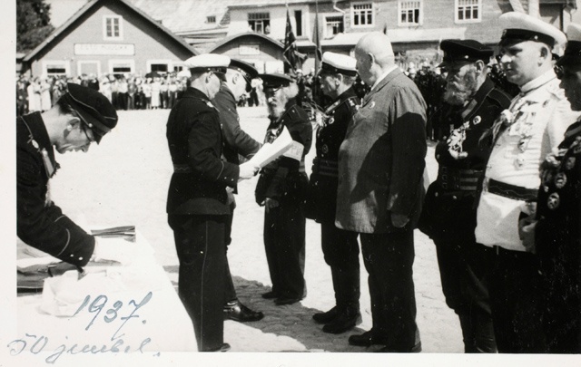 Petseri Vabatahtliku Tuletõrjeühingu 50. juubeli paraad