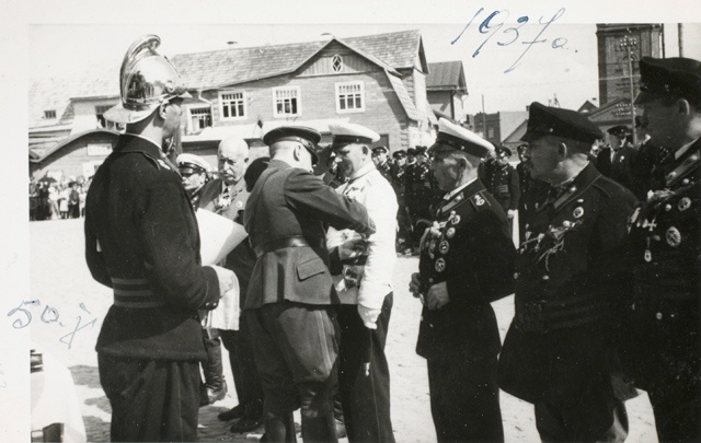 Petseri Vabatahtliku Tuletõrjeühingu 50. juubeli paraad