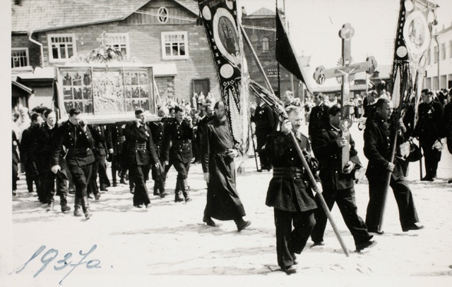 Petseri Vabatahtliku Tuletõrjeühingu 50. juubeli paraad