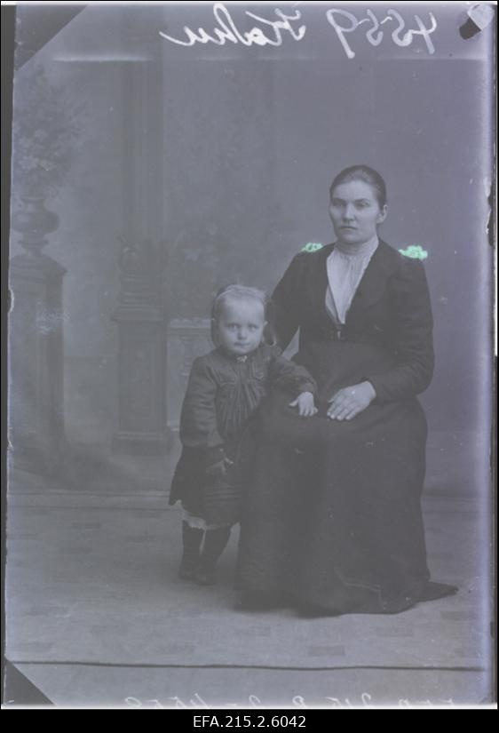 Kahu tütrega.