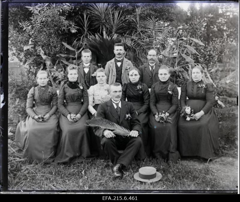 Viljandimaa Vana-Võidu valla laulu- ja mänguseltsi Kevade segakoor 1902.a. Pärnu Endla seltsi korraldatud laulupeol autasustatud palmioksaga.