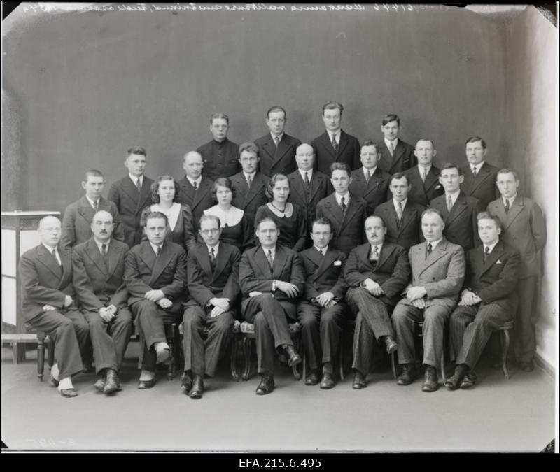 Viljandi maakonnavalitsuse teedeosakonna ametnikud.