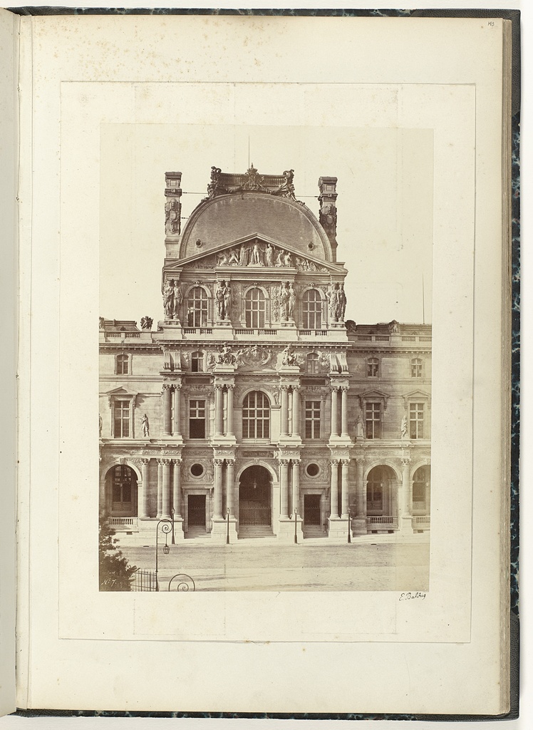 Paviljoen Denon van het Louvre