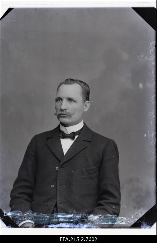 Suure-Kõpu vallakirjutaja Andres Loorits.