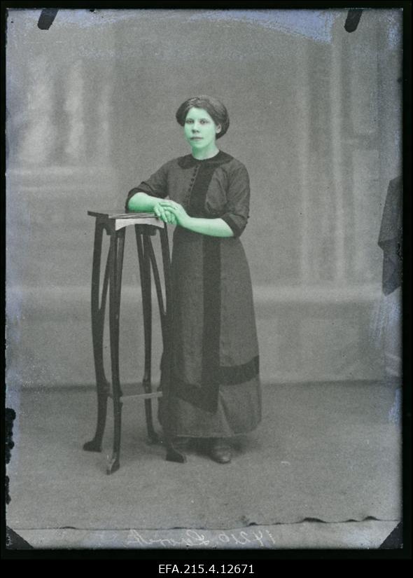 Marie Loorits.