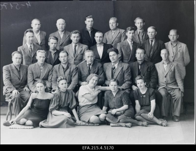 ETKVL-i Viljandi osakonna töötajad.