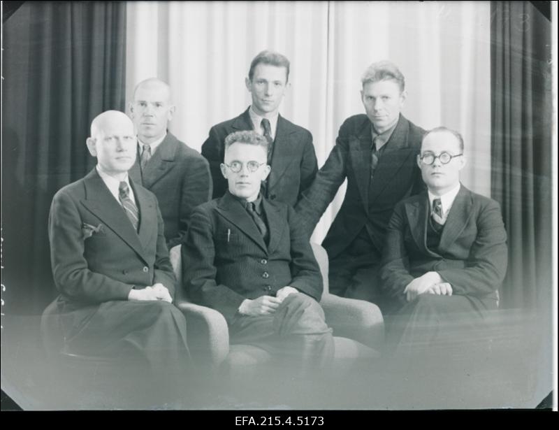 Viljandi Eesti Põllumeeste Seltsi juhatus.