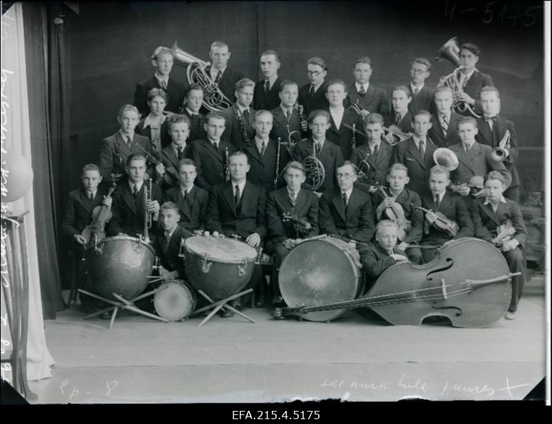 Viljandi Maagümnaasiumi orkester.