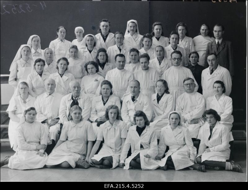 Viljandi polikliiniku isikuline koosseis.