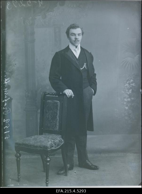 Troffimov (pärast eestistamist Tammara)  - elektrik, Viljandi linna elektrivõrgu kavandaja ja rajaja.