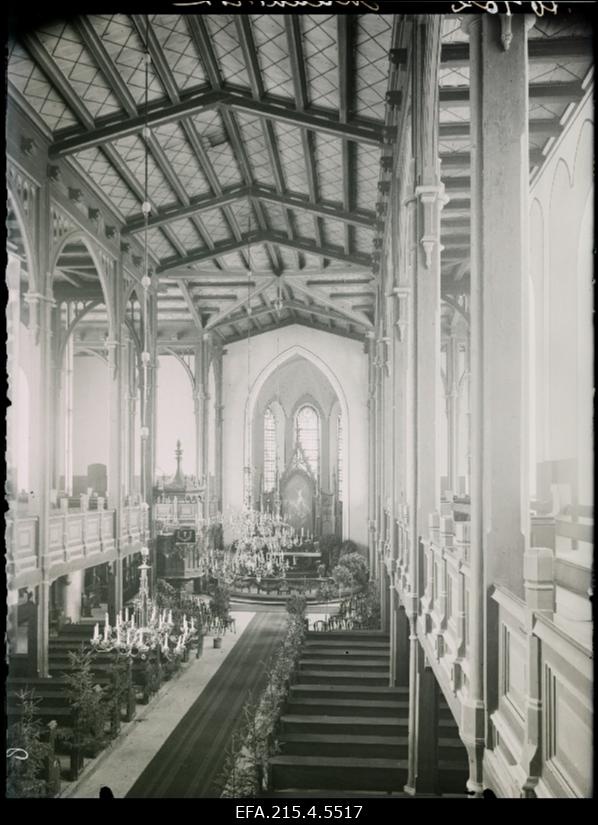 Viljandi maakoguduse kiriku sisevaade.