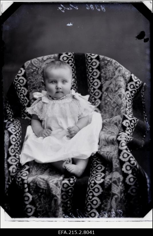 Väike laps, (foto tellija Sulg).
