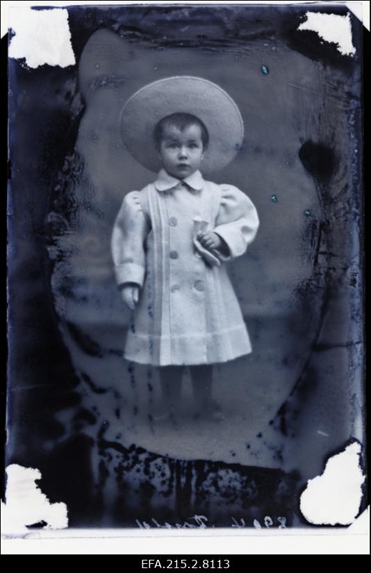 Väike tüdruk, (foto tellija Arnold).