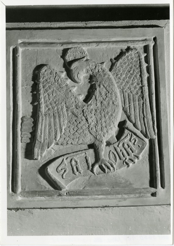 Kuressaare linnus: Saare-Lääne piiskopkonna vapitahvel kabeli loodeseinas